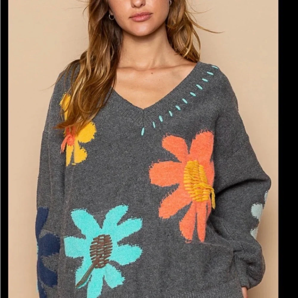 POL Gray Sweater with Colorful Floral Design - Picture 1 of 4